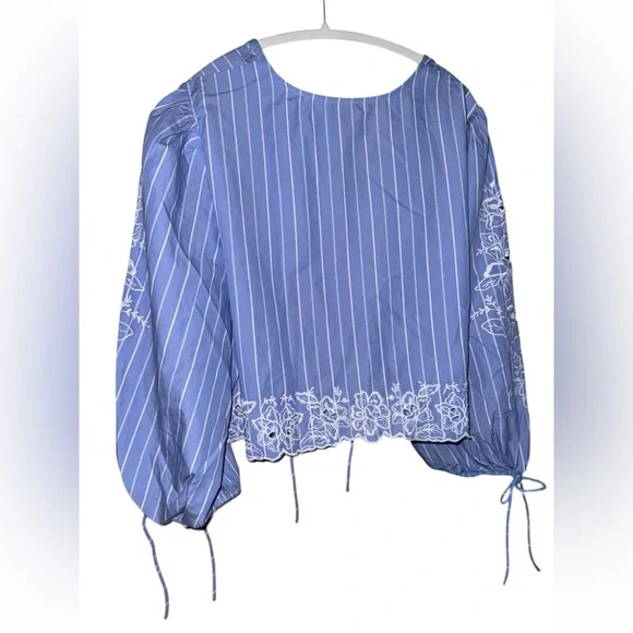 Future Collective Blue & White Eyelet Tie-Front Blouse | NWT | Size 1X - Picture 4 of 8